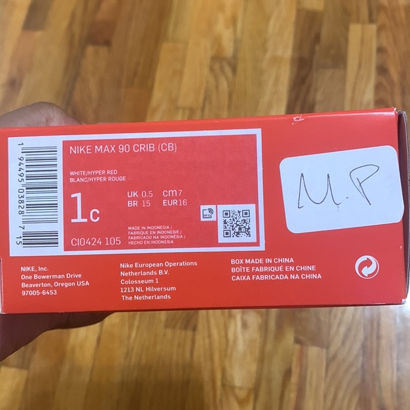 Red and white Nike Max 90 Crib booties - Picture 4 of 4